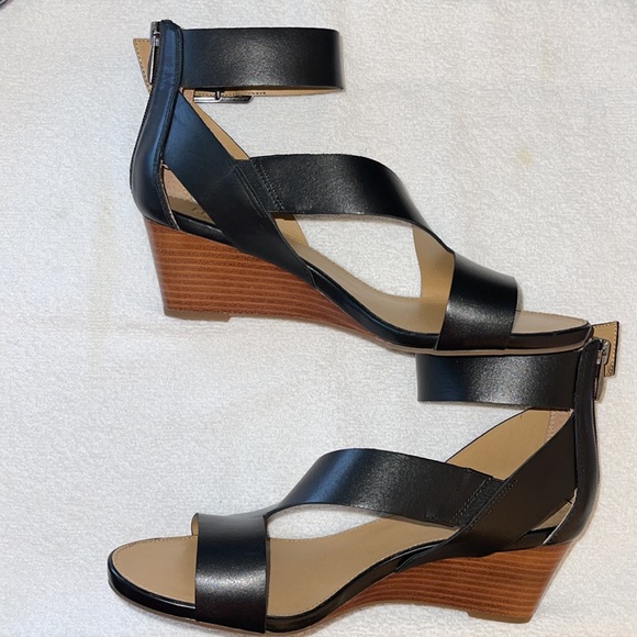 Franco Sarto “ DAMIANA “ Black Leather Wedge Sandal - Picture 2 of 6